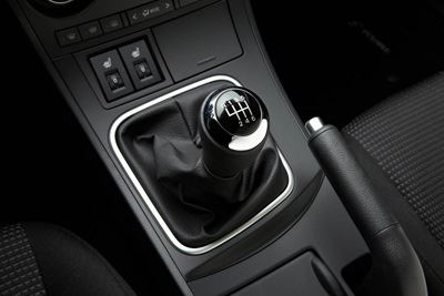 Mazda 5 Gear Knob - Leather/Chrome Plated (AG39A46030)