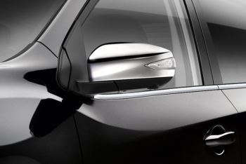 Nissan Pulsar (2014 >) Genuine Chrome Styling Mirror caps KE9603Z000CR