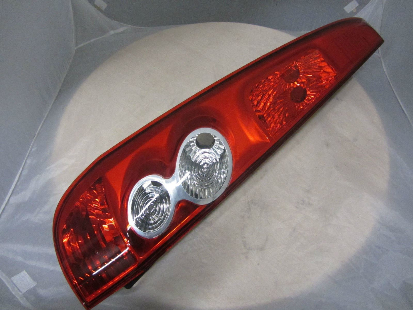 Genuine Ford Fiesta/Fusion LH Rear Lamp 2005-2008 5 door 1437626