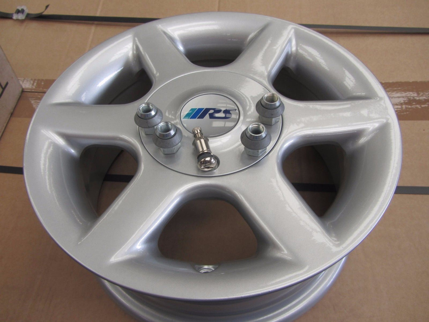 Genuine Ford Escort Fiesta 1990-2002 Accessory RS Wheel 5051884