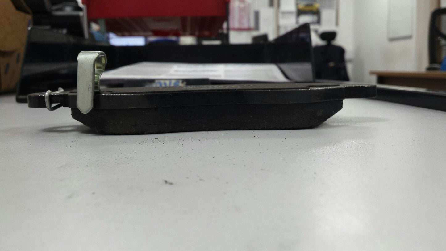 FORD TRANSIT Chass 2.0 DI Front Axle 08.00-05.06 75HP FRONT BRAKE PADS 4077636