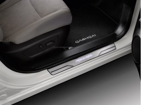 Nissan Qashqai (2014 -2017) Entry Guards - Illuminated (Front Only) KE9674E505