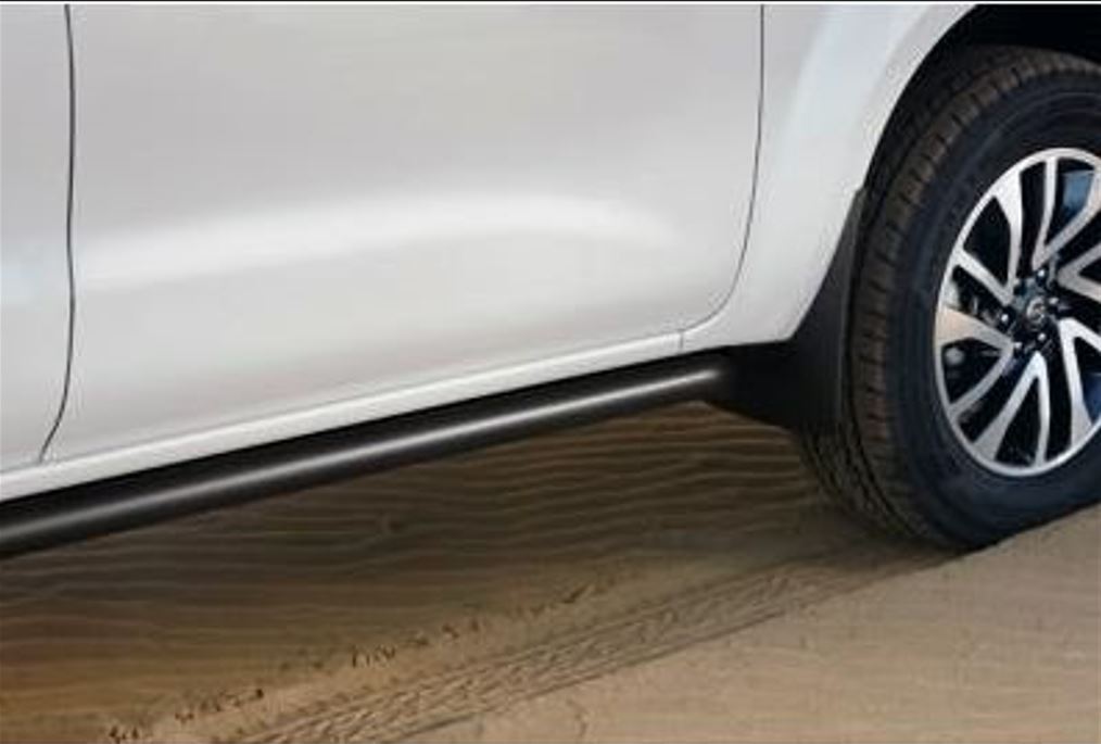 Genuine Nissan Navara 2018> Black Double Cab Side Styling Bars -KE5434K40A