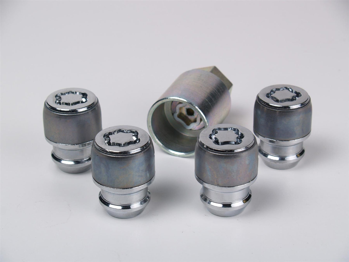 Genuine Mazda CX-5 2022> Lockable wheel nuts - 21mm
