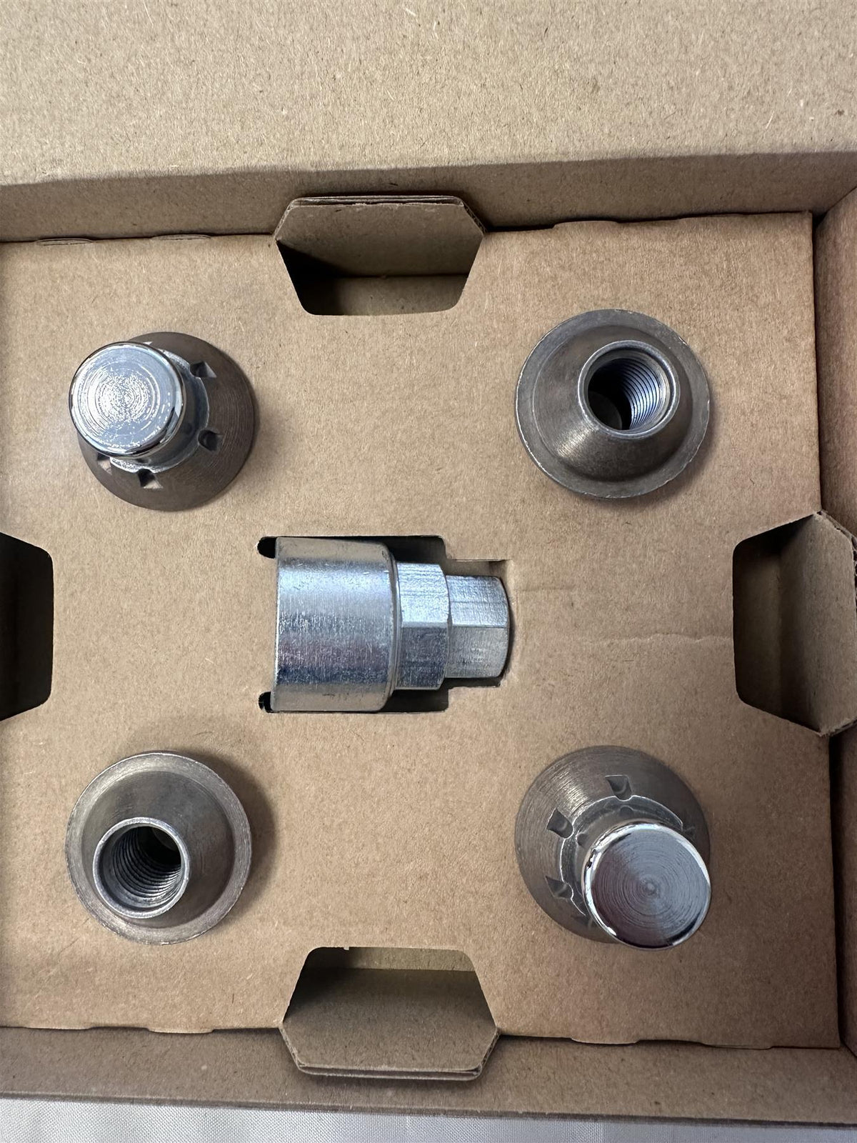 Genuine Mazda2 2020> Set of Lockable Wheel Nuts - 21mm