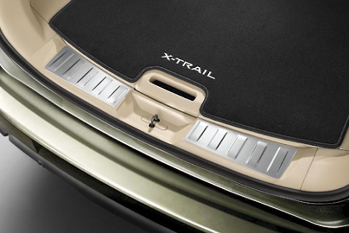 Genuine Nissan X-Trail 2018>  Aluminium Trunk Entry Guards - KE9674C520